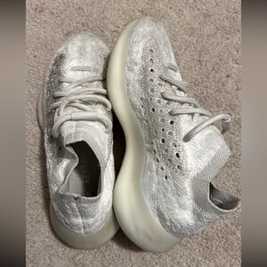Yeezy Sneaker - size 4.5 (Men’s)